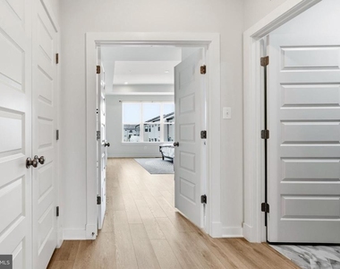 16007 Hyde Park Place - Photo Thumbnail 41