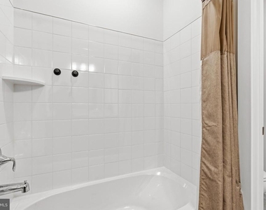 16007 Hyde Park Place - Photo Thumbnail 36