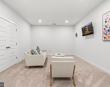 16007 Hyde Park Place - Photo Thumbnail 11