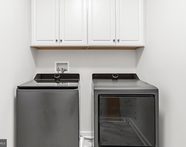 16007 Hyde Park Place - Photo Thumbnail 42