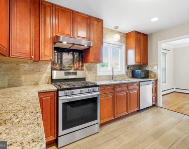 8005 Murray Hill Drive - Photo Thumbnail 8