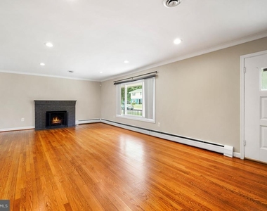 8005 Murray Hill Drive - Photo Thumbnail 2