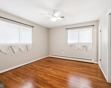 8005 Murray Hill Drive - Photo Thumbnail 12