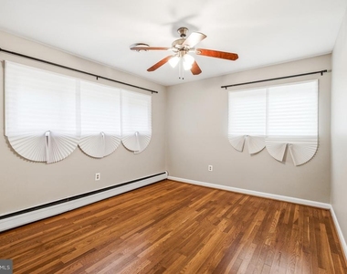 8005 Murray Hill Drive - Photo Thumbnail 14