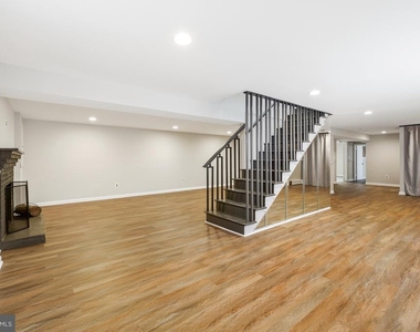 8005 Murray Hill Drive - Photo Thumbnail 19