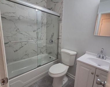15040 Cherrywood Drive - Photo Thumbnail 9
