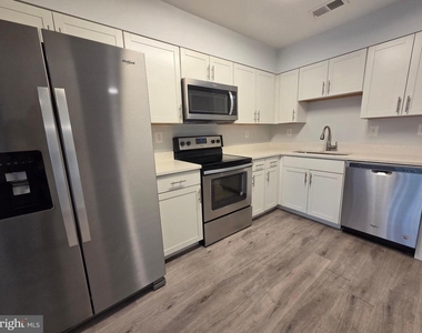 15040 Cherrywood Drive - Photo Thumbnail 3