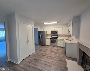 15040 Cherrywood Drive - Photo Thumbnail 5