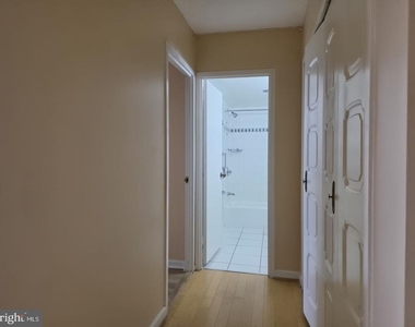 5225 Pooks Hill Road - Photo Thumbnail 7