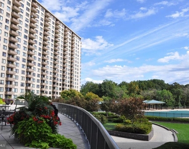 5225 Pooks Hill Road - Photo Thumbnail 12