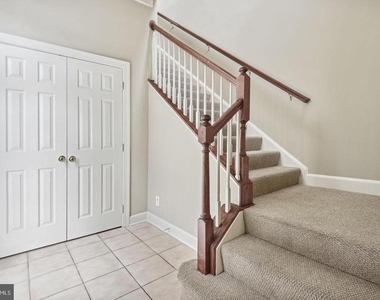 337 Main Street - Photo Thumbnail 3