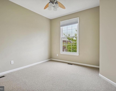 337 Main Street - Photo Thumbnail 15