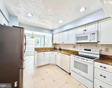3141 Gershwin Lane - Photo Thumbnail 17