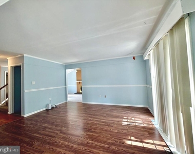 3141 Gershwin Lane - Photo Thumbnail 8