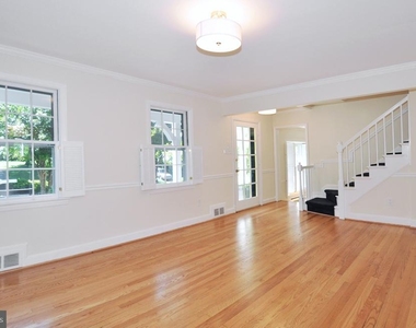 6003 Woodacres Drive - Photo Thumbnail 8