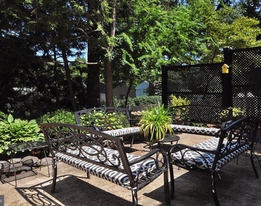 6003 Woodacres Drive - Photo Thumbnail 3