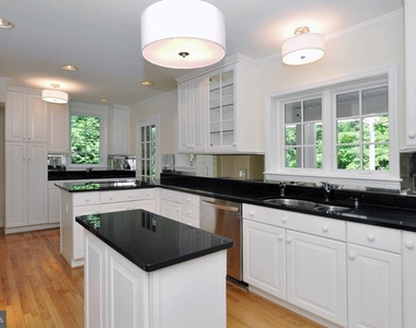 6003 Woodacres Drive - Photo Thumbnail 15