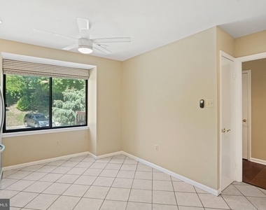 5205 King Charles Way - Photo Thumbnail 12