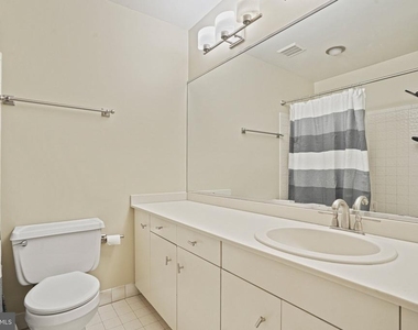 5205 King Charles Way - Photo Thumbnail 20