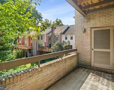 5205 King Charles Way - Photo Thumbnail 21