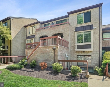 5205 King Charles Way - Photo Thumbnail 2
