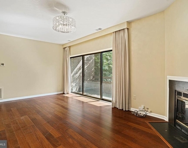 5205 King Charles Way - Photo Thumbnail 8