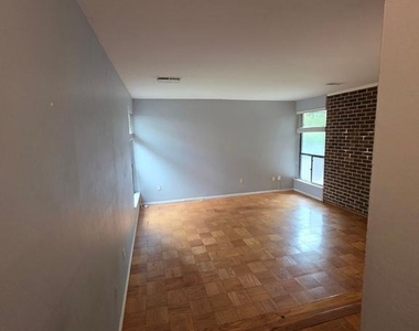 9806 Georgia Avenue - Photo Thumbnail 6