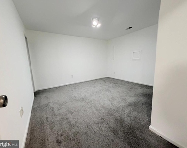 6122 Little Foxes Run - Photo Thumbnail 12