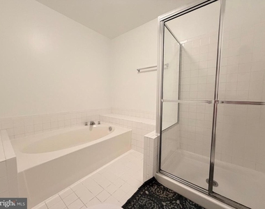 6122 Little Foxes Run - Photo Thumbnail 7