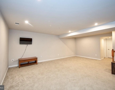 167 Hokeland Drive - Photo Thumbnail 20