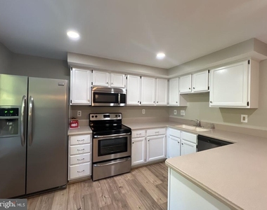 5588 Talbot Court - Photo Thumbnail 4