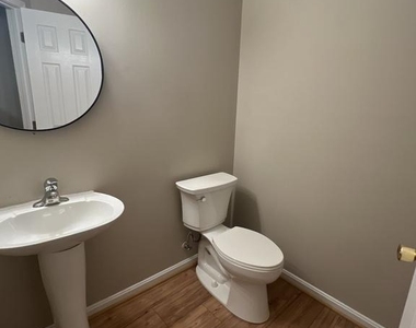 5588 Talbot Court - Photo Thumbnail 16