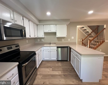 5588 Talbot Court - Photo Thumbnail 3