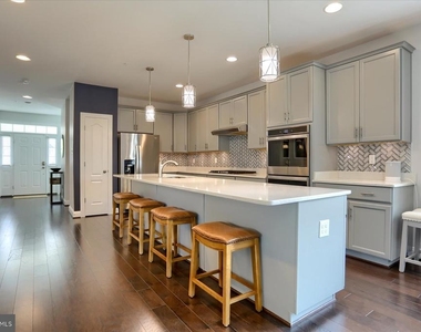 6407 Falconwood Street - Photo Thumbnail 15