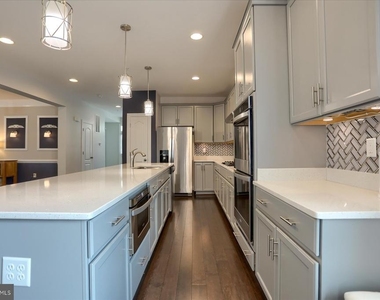 6407 Falconwood Street - Photo Thumbnail 16