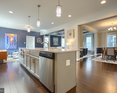 6407 Falconwood Street - Photo Thumbnail 8