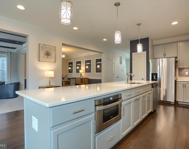 6407 Falconwood Street - Photo Thumbnail 9