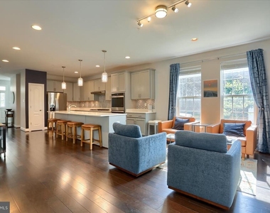 6407 Falconwood Street - Photo Thumbnail 17