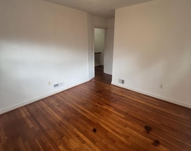 927 Southridge Road - Photo Thumbnail 9