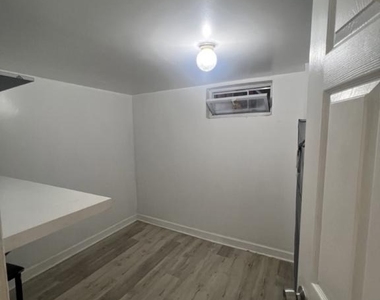 927 Southridge Road - Photo Thumbnail 15