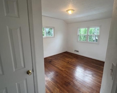 927 Southridge Road - Photo Thumbnail 8