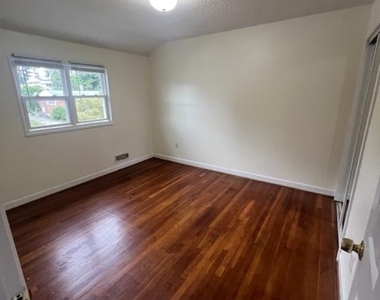 927 Southridge Road - Photo Thumbnail 10