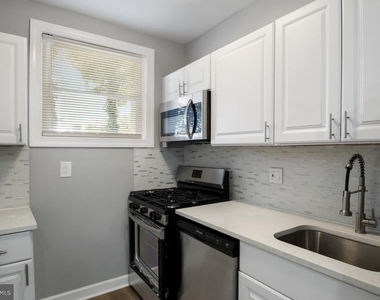 1202 Darley Avenue - Photo Thumbnail 9