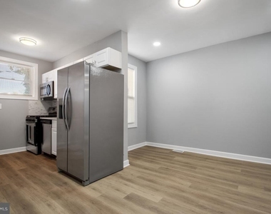 1202 Darley Avenue - Photo Thumbnail 8