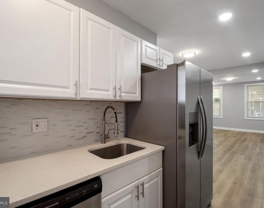 1202 Darley Avenue - Photo Thumbnail 10