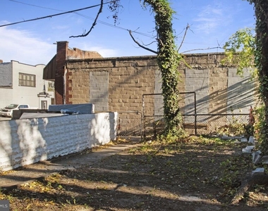 1202 Darley Avenue - Photo Thumbnail 15