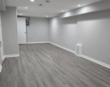 2717 Woodland Avenue - Photo Thumbnail 13