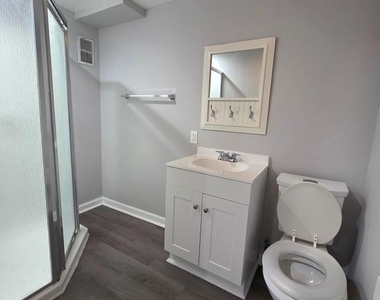 2717 Woodland Avenue - Photo Thumbnail 15
