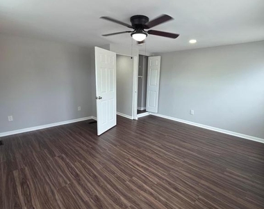2717 Woodland Avenue - Photo Thumbnail 9