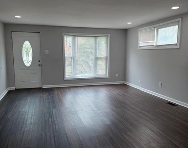 2717 Woodland Avenue - Photo Thumbnail 6